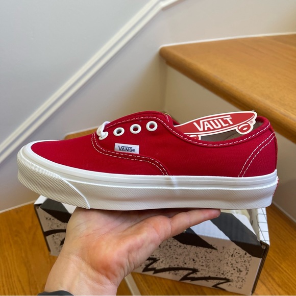 NWT Vans Vault OG Authentic LX in red / true white - Picture 16 of 16